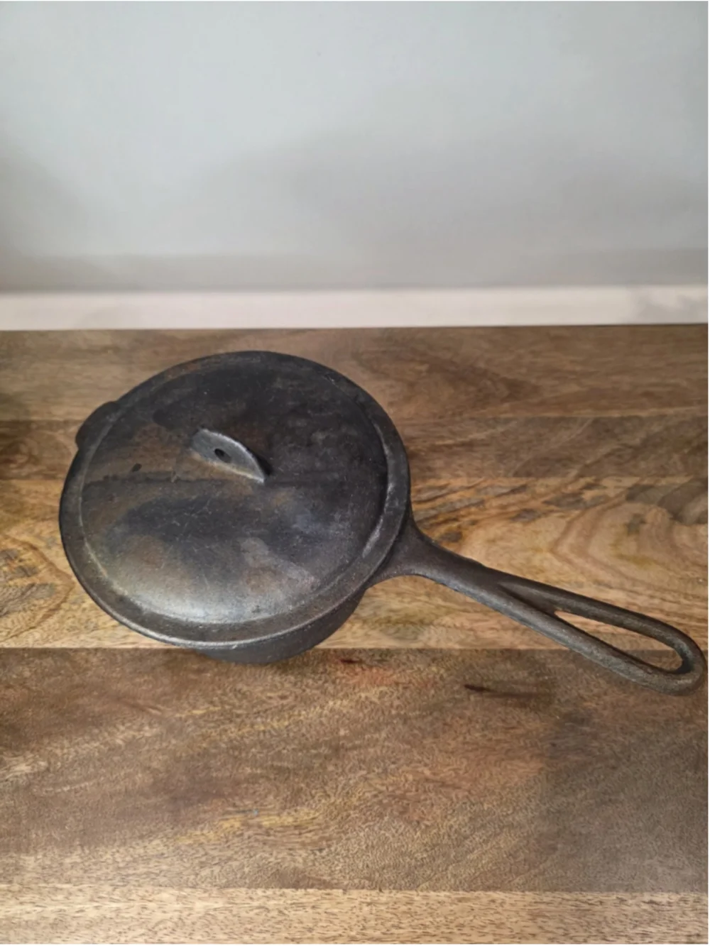 Vintage Taiwan Cast Iron Sauce Pot w/ Lid 5.5
